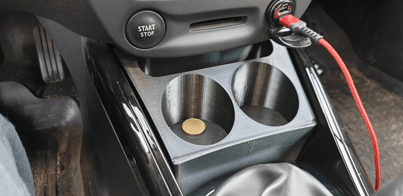 Cum alegi suportul de pahare potrivit pentru mașina ta