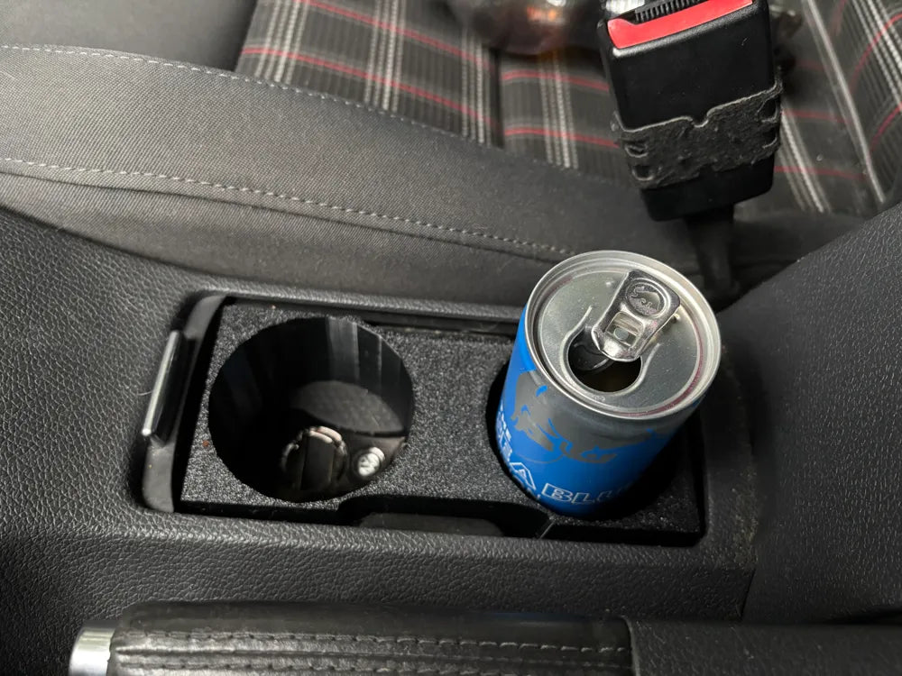 Suport de pahare pentru VW Golf 5, Golf 6 și Jetta – soluția practică pentru interiorul auto