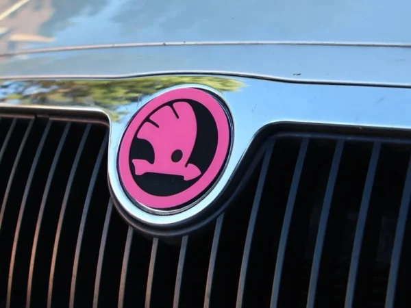 Emblemă frontală pentru Škoda Felicia și Octavia I - imagine 2