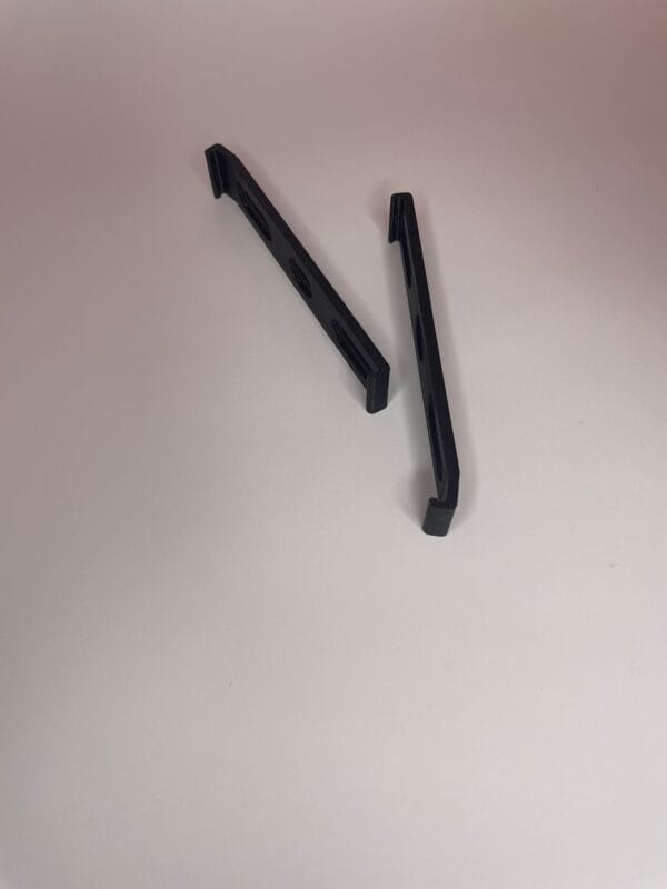 Suporturi Extra Slim pentru Numere de Înmatriculare Auto – Printate 3D din PETG